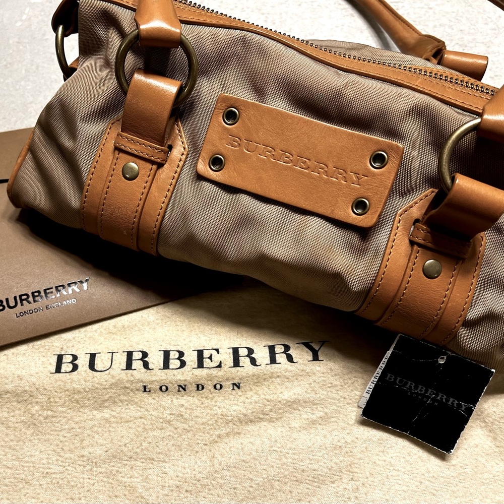 Vintage Burberry Shoulder bag (early 2000s) Authentic